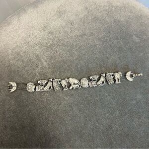 Silver Tone Jungle Animal slider Bracelet Unmarked Individual Animals